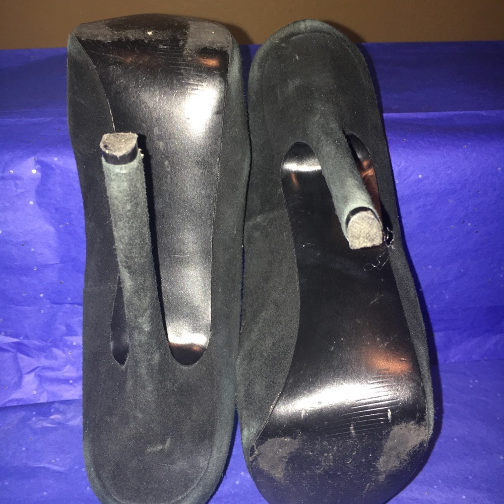 Shoes - Picture 4 of 6